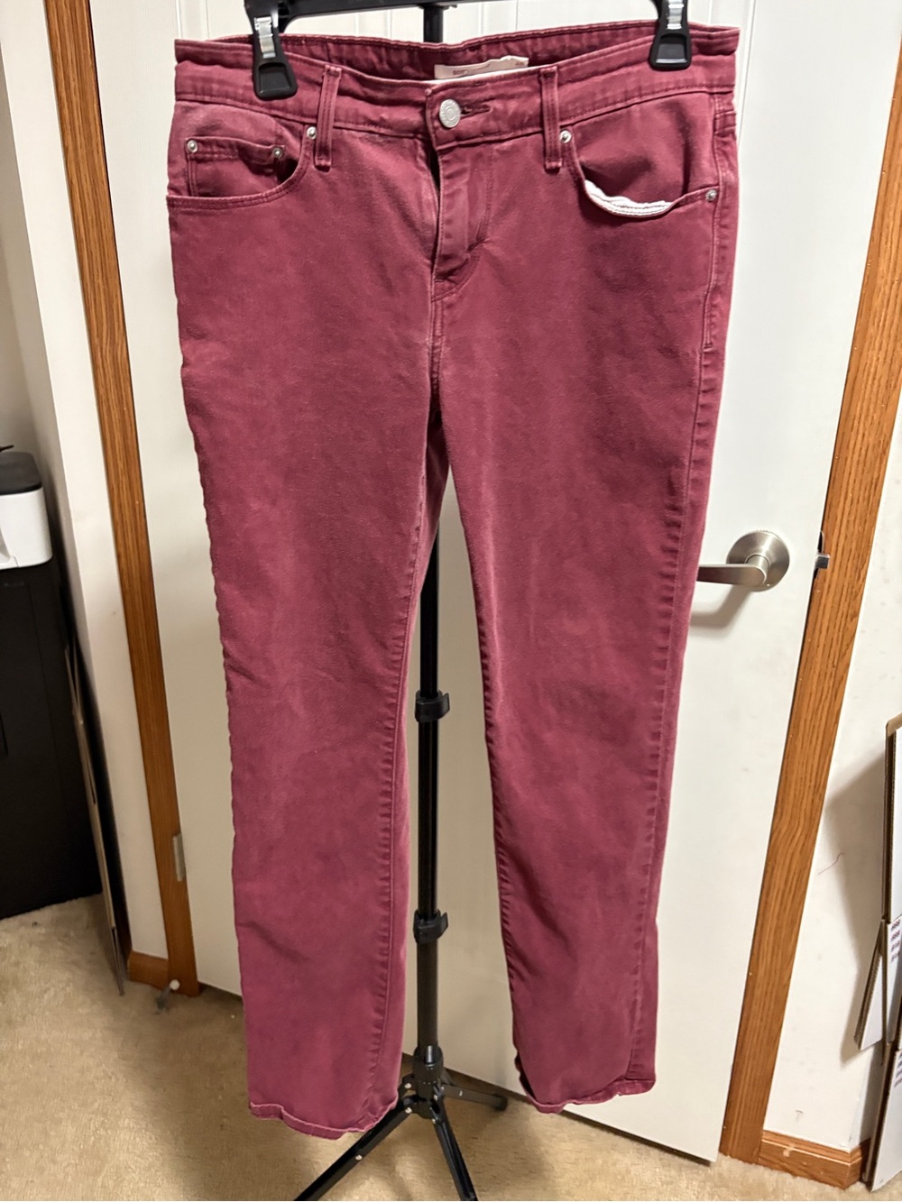 Levi's Straight-Leg Jeans in Rose